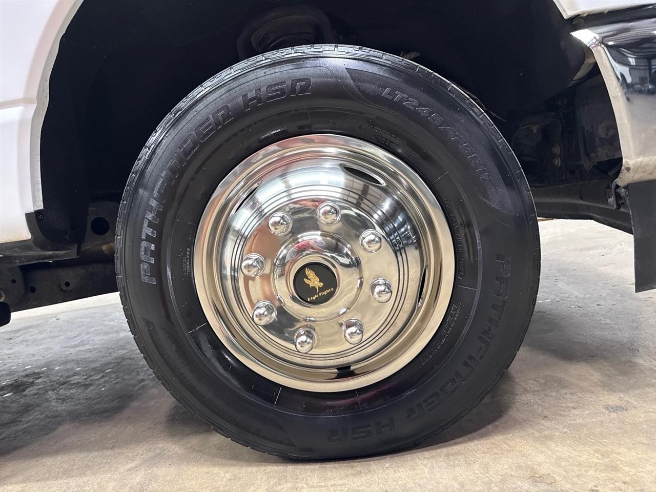Ford F-350 SD XL Crew Cab Long Bed DRW 4WD 2024