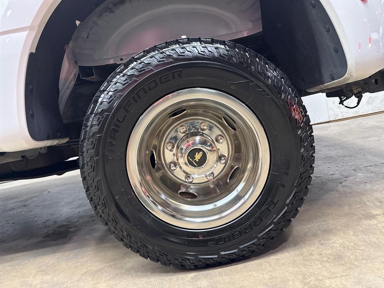 Ford F-350 SD XL Crew Cab Long Bed DRW 4WD 2024