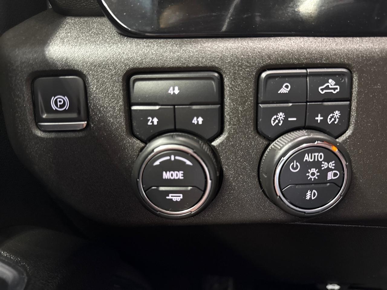 Chevrolet Silverado 3500HD LT Crew Cab 4WD 2024
