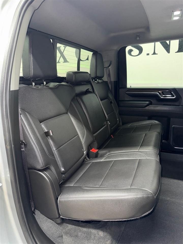 Chevrolet Silverado 3500HD LT Crew Cab 4WD 2024