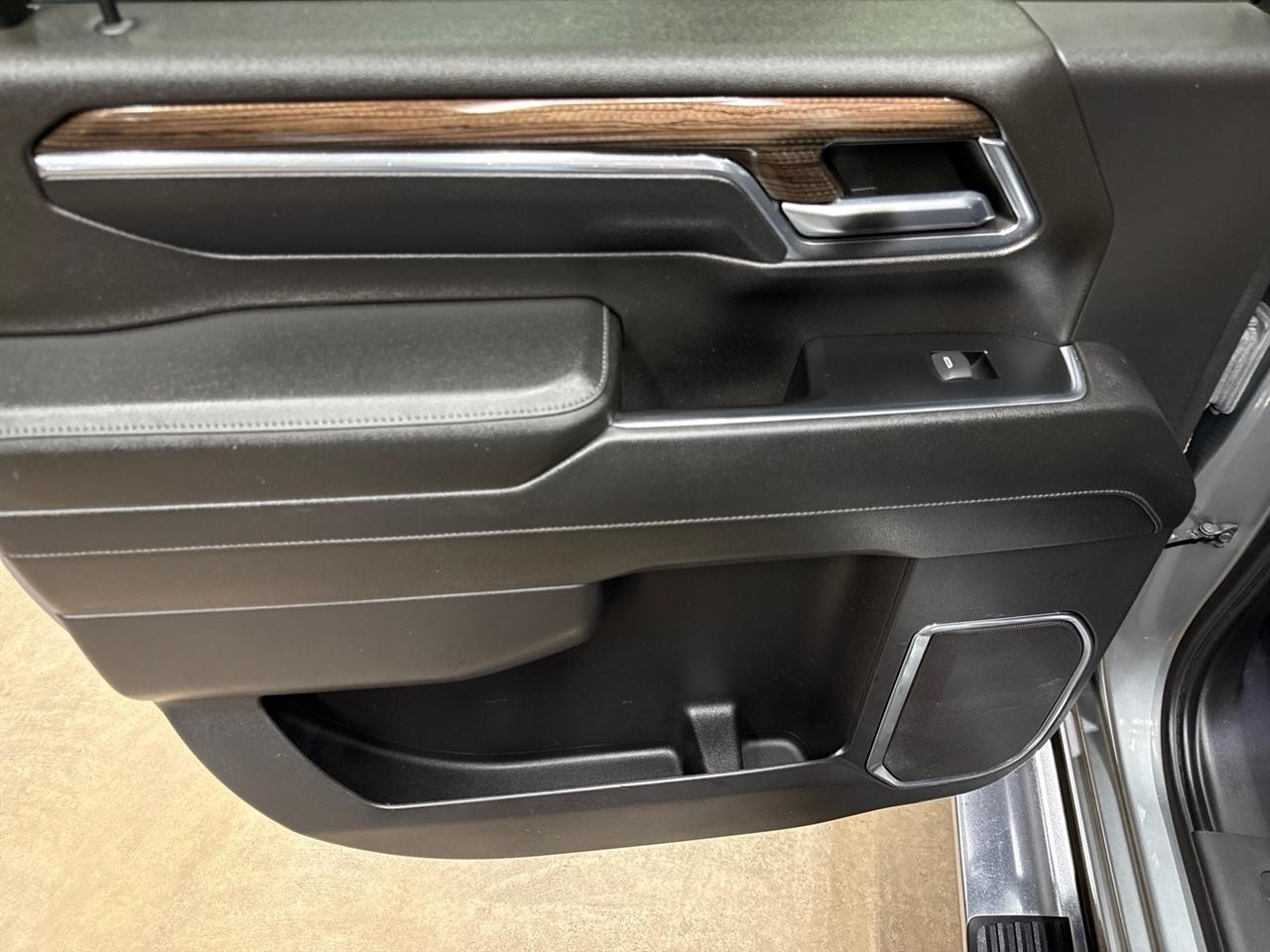 Chevrolet Silverado 3500HD LT Crew Cab 4WD 2024