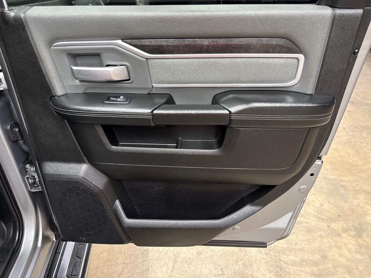 RAM 2500 Tradesman Crew Cab SWB 4WD 2022