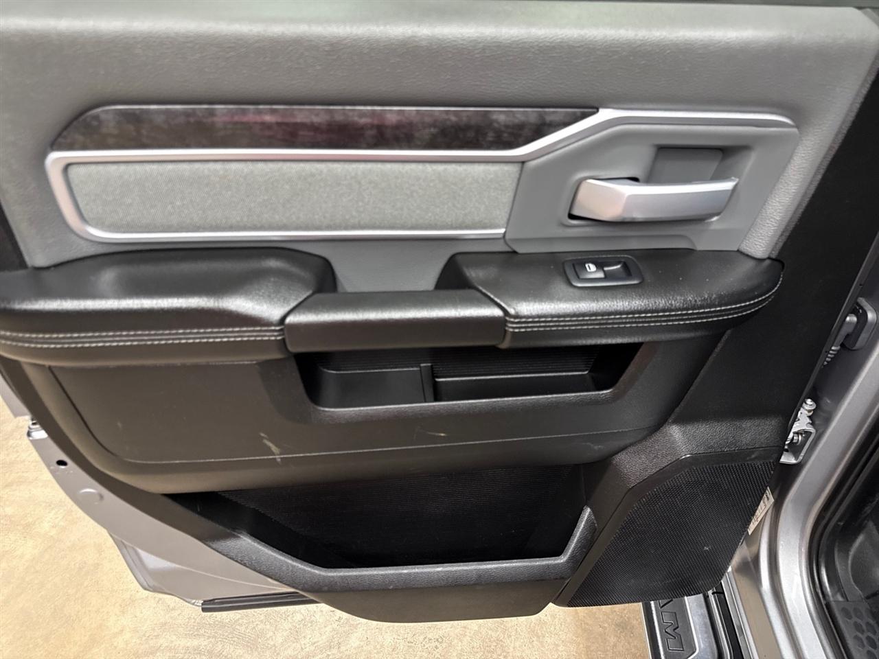 RAM 2500 Tradesman Crew Cab SWB 4WD 2022