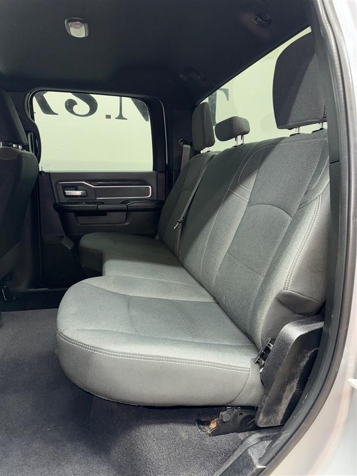 RAM 2500 Tradesman Crew Cab SWB 4WD 2022