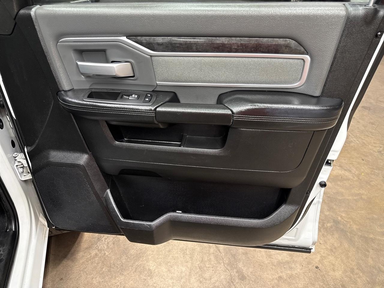 RAM 2500 Tradesman Crew Cab LWB 4WD 2022