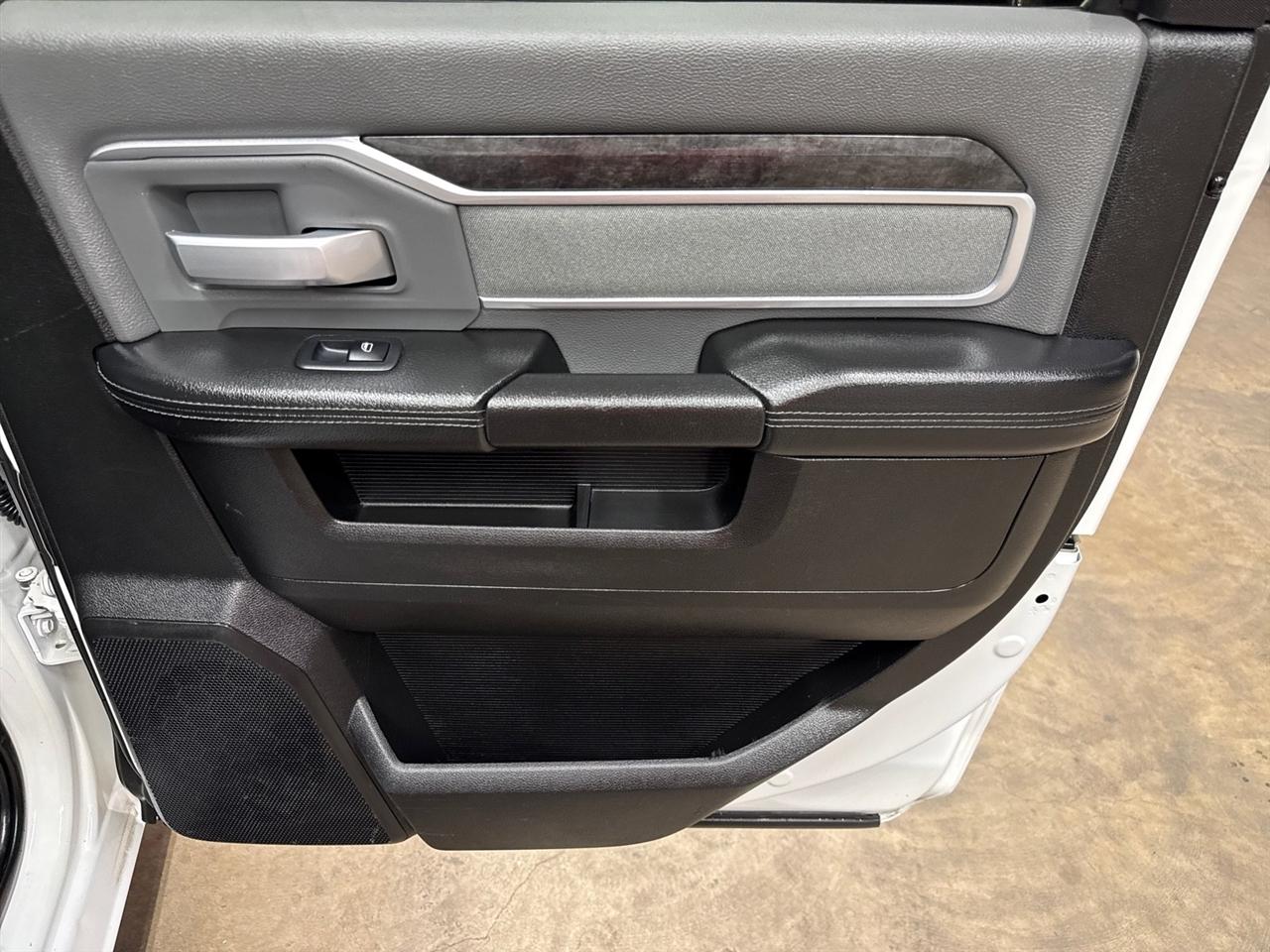 RAM 2500 Tradesman Crew Cab LWB 4WD 2022