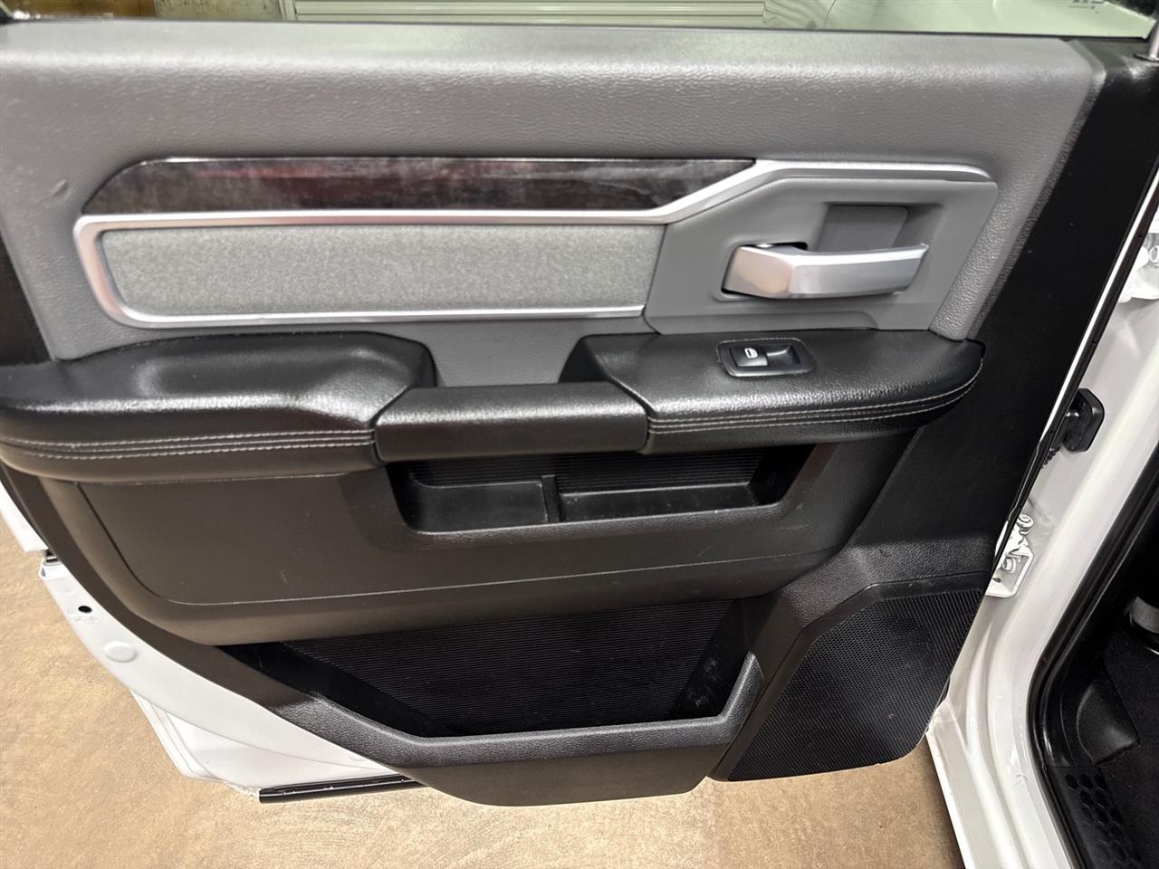 RAM 2500 Tradesman Crew Cab LWB 4WD 2022