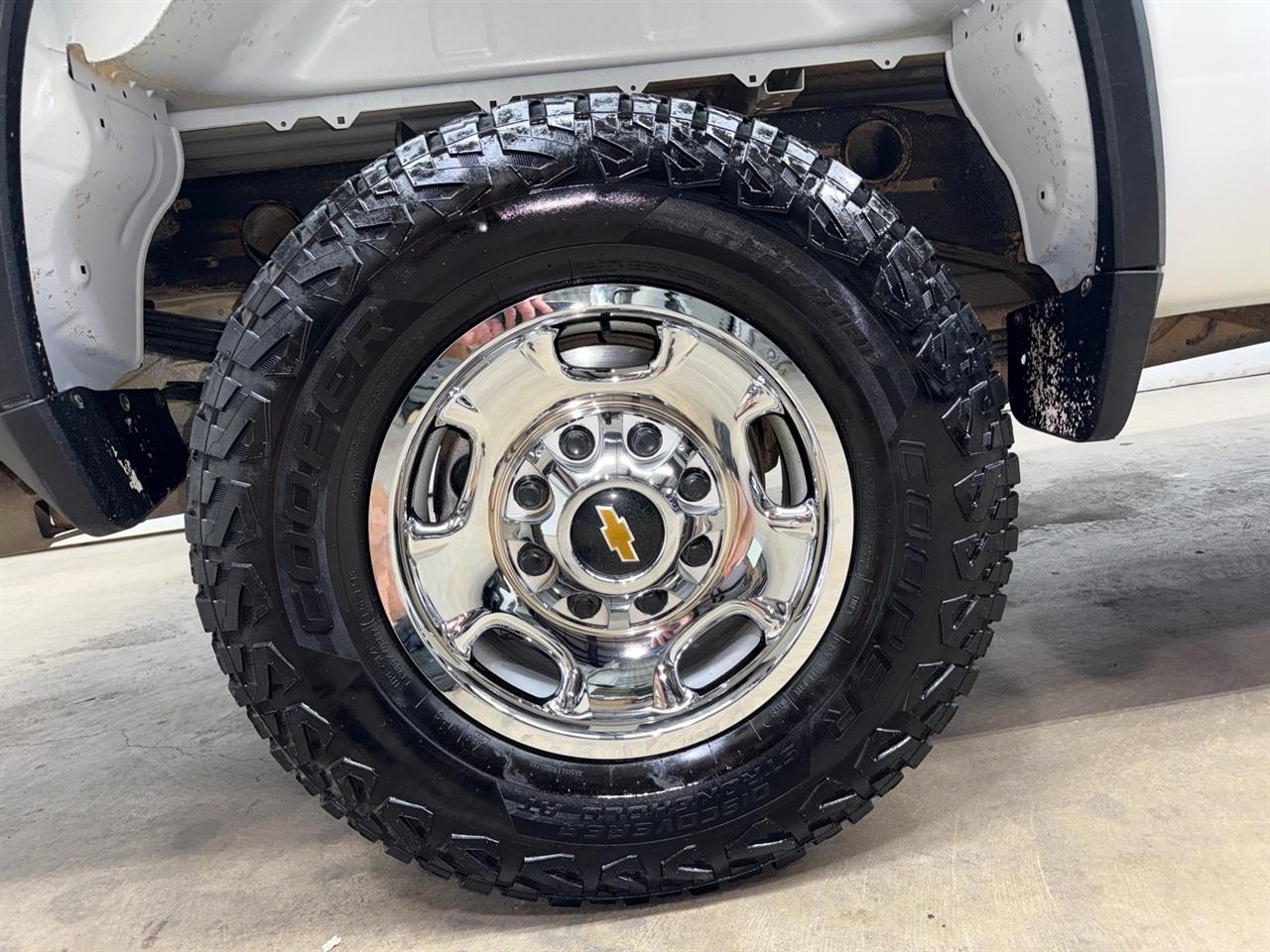 Chevrolet Silverado 2500HD Work Truck Crew Cab Long Box 4WD 2023