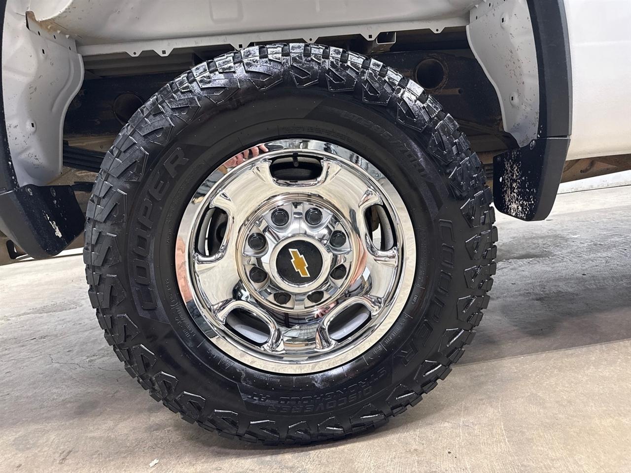 Chevrolet Silverado 2500HD Work Truck Crew Cab Long Box 4WD 2023