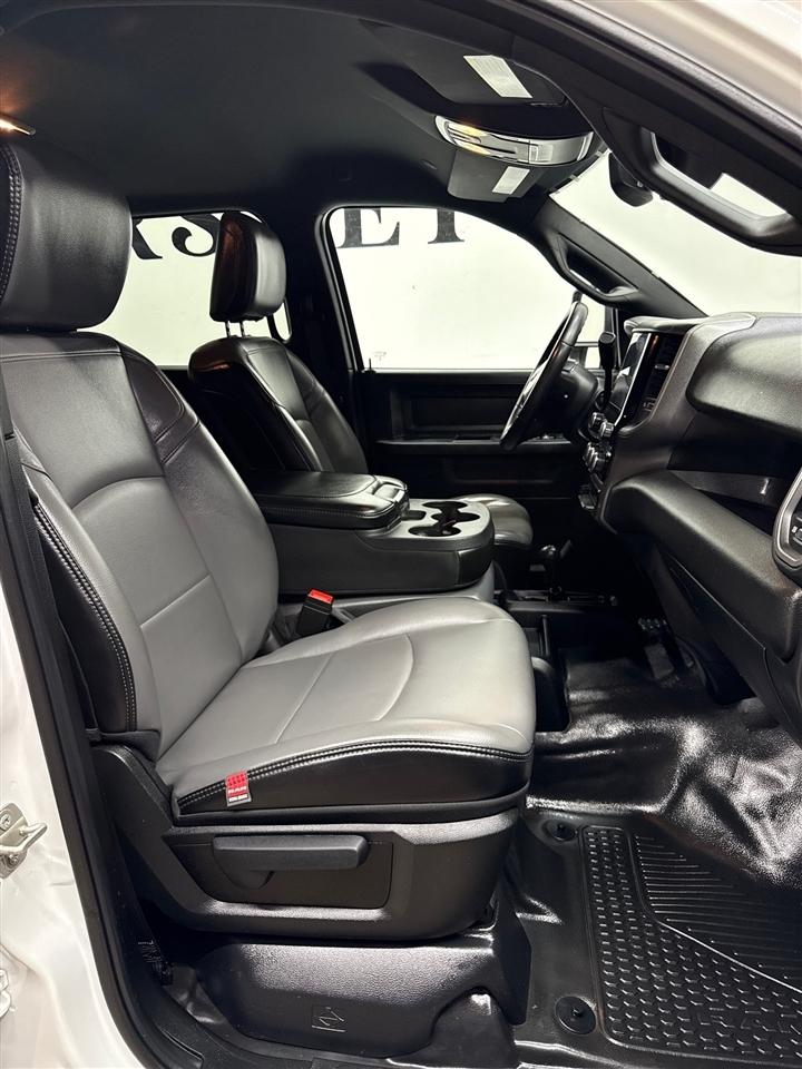 RAM 3500 Tradesman Crew Cab 4WD DRW 2024