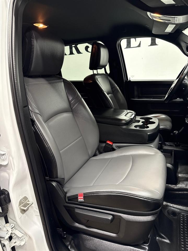 RAM 3500 Tradesman Crew Cab 4WD DRW 2024
