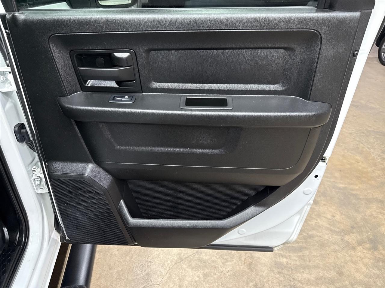 RAM 3500 Tradesman Crew Cab 4WD DRW 2024