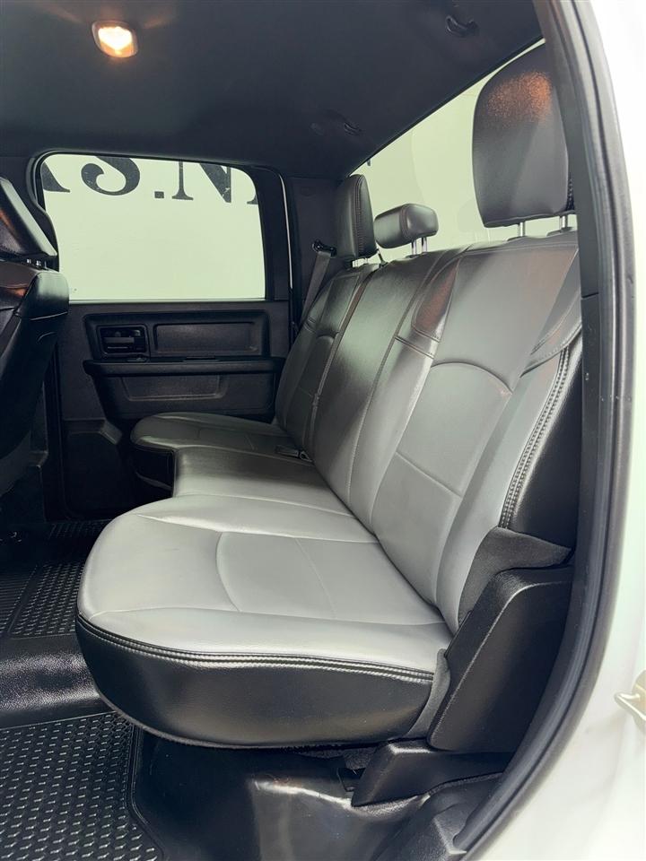 RAM 3500 Tradesman Crew Cab 4WD DRW 2024