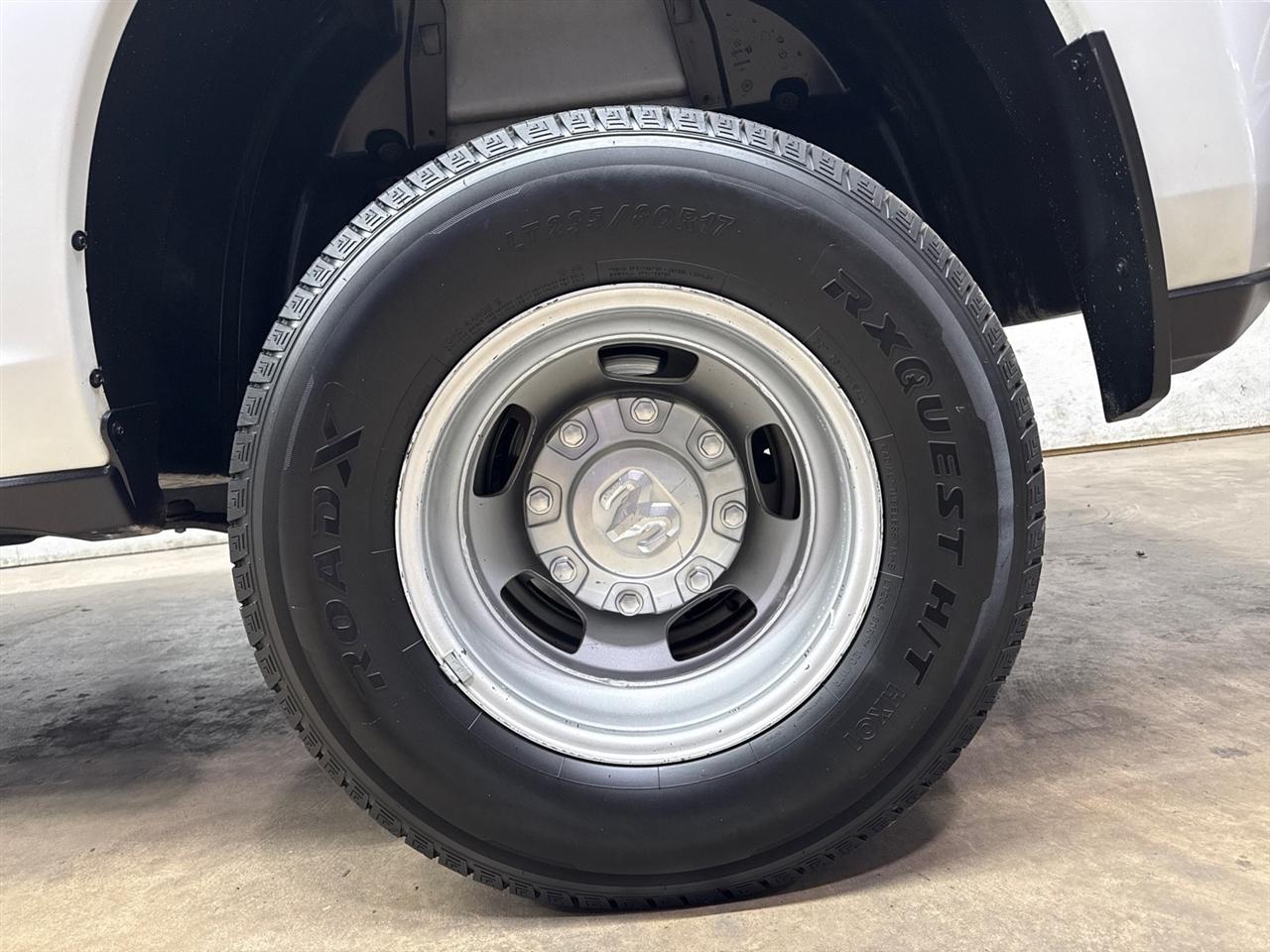 RAM 3500 Tradesman Crew Cab 4WD DRW 2024