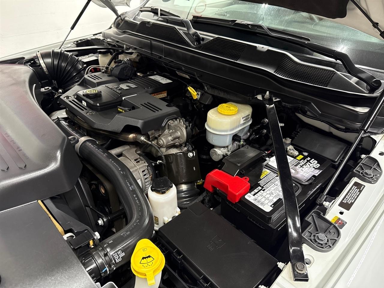 RAM 3500 Tradesman Crew Cab 4WD DRW 2024