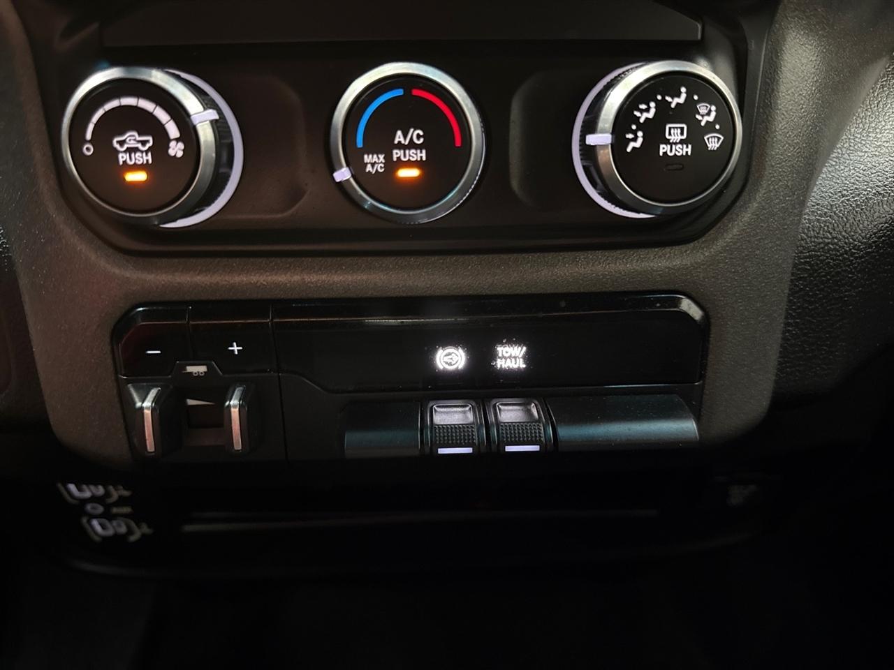 RAM 2500 Tradesman Crew Cab LWB 4WD 2023