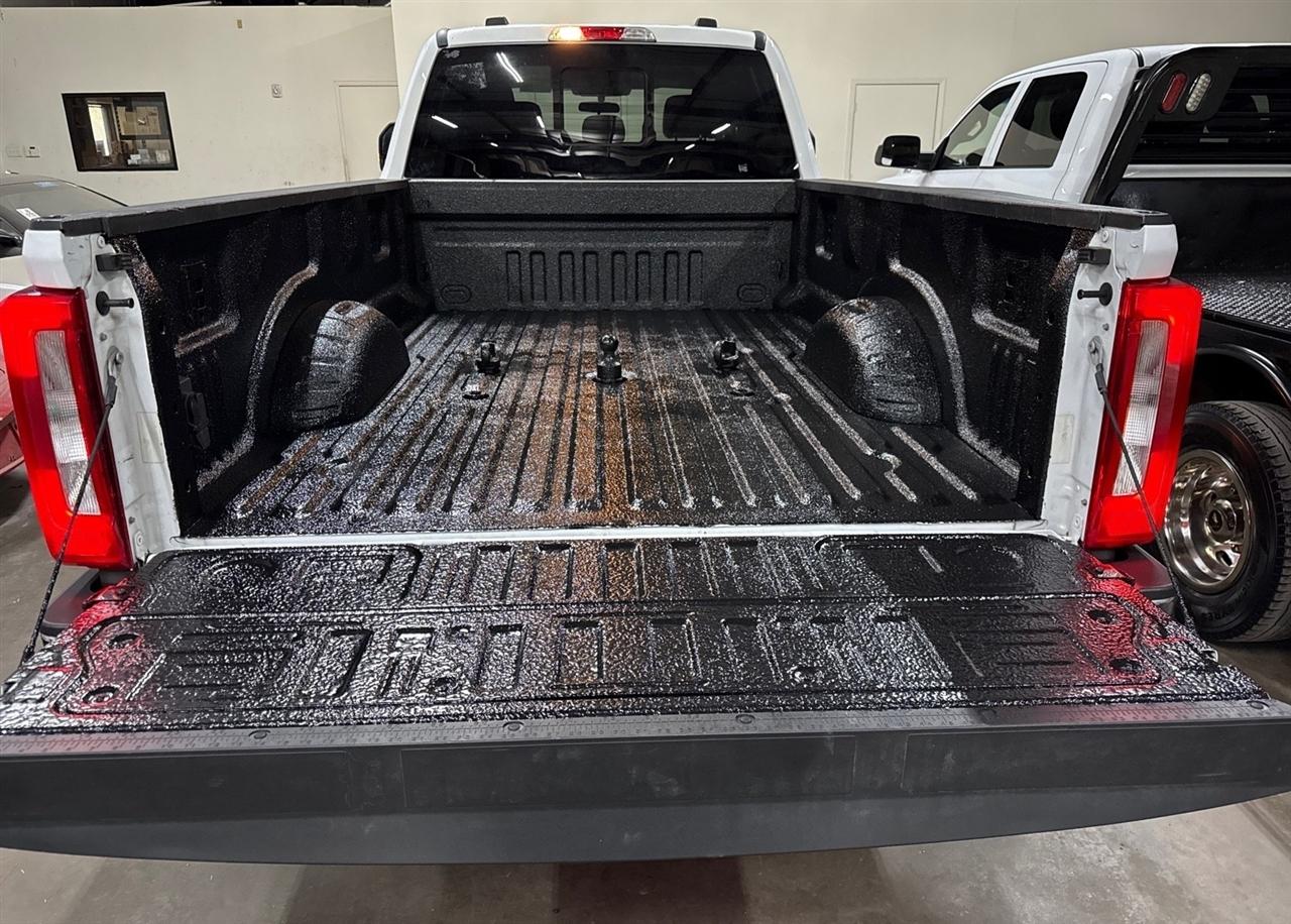 Ford F-350 SD XLT Crew Cab Long Bed DRW 4WD 2024