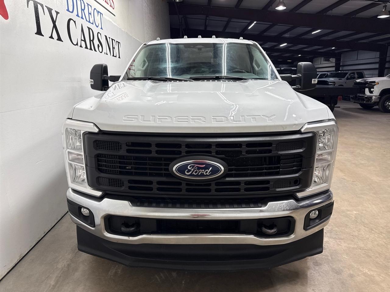 Ford F-350 SD XLT Crew Cab Long Bed DRW 4WD 2024