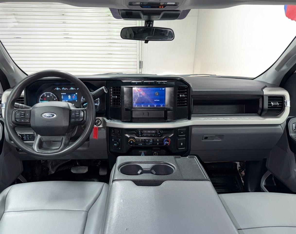 Ford F-350 SD XLT Crew Cab Long Bed DRW 4WD 2024