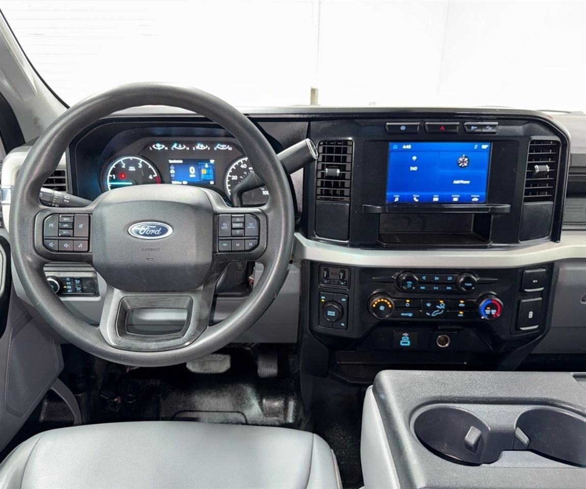 Ford F-350 SD XLT Crew Cab Long Bed DRW 4WD 2024