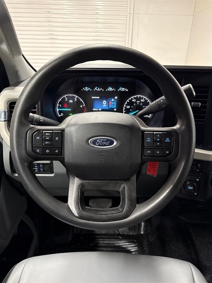Ford F-350 SD XLT Crew Cab Long Bed DRW 4WD 2024