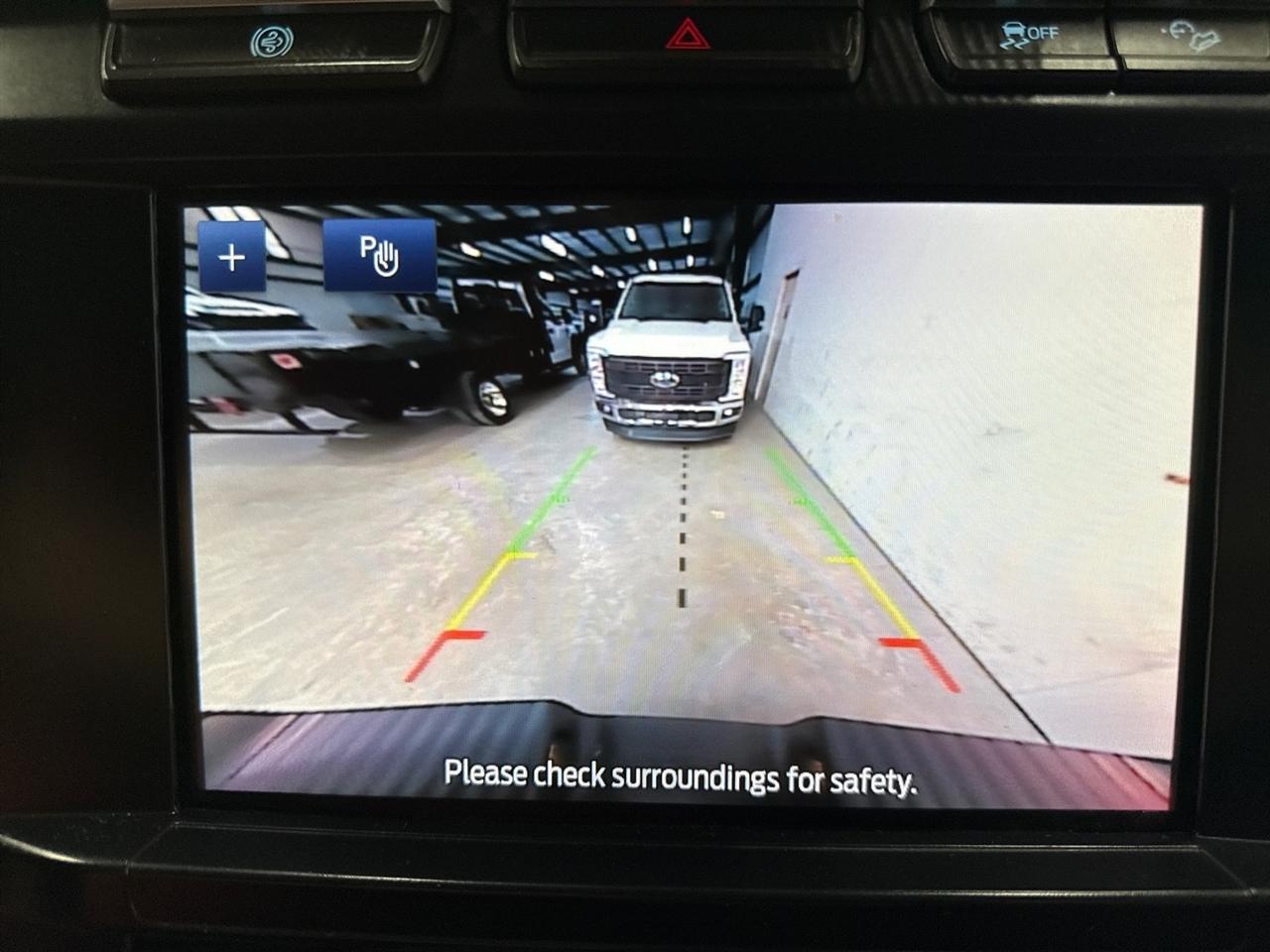 Ford F-350 SD XLT Crew Cab Long Bed DRW 4WD 2024