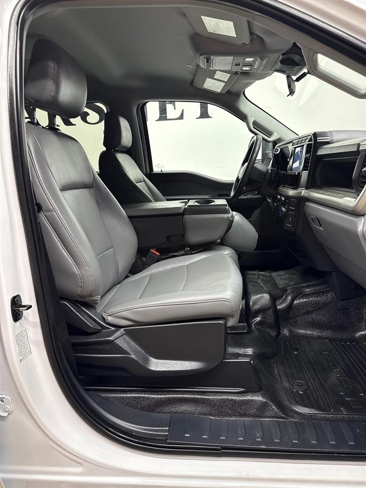 Ford F-350 SD XLT Crew Cab Long Bed DRW 4WD 2024