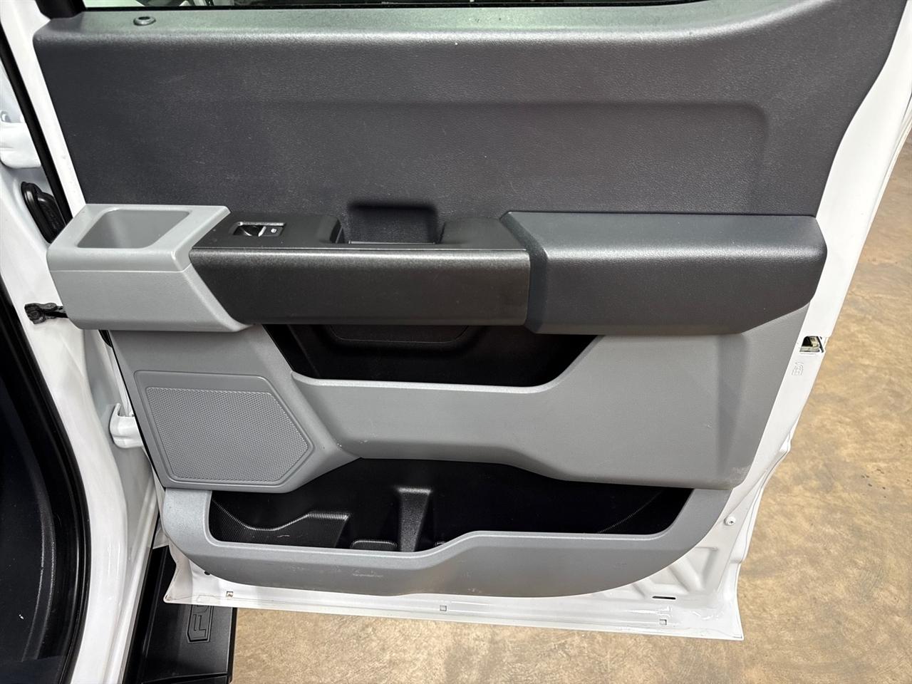Ford F-350 SD XLT Crew Cab Long Bed DRW 4WD 2024