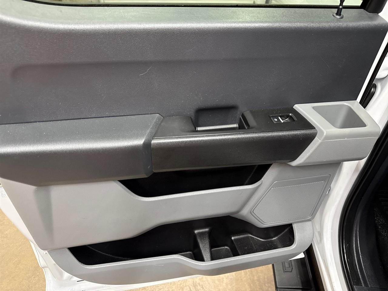 Ford F-350 SD XLT Crew Cab Long Bed DRW 4WD 2024