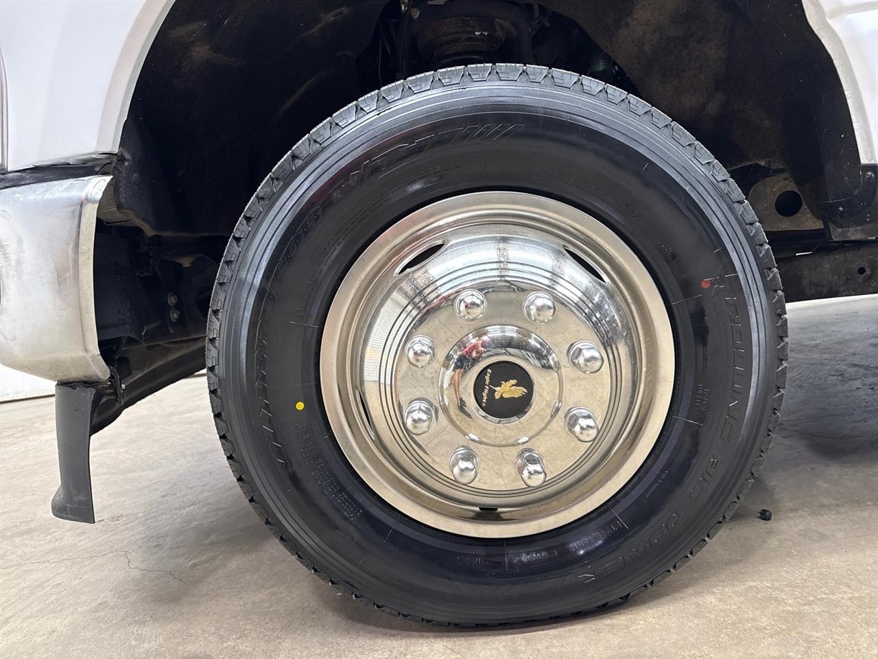Ford F-350 SD XLT Crew Cab Long Bed DRW 4WD 2024