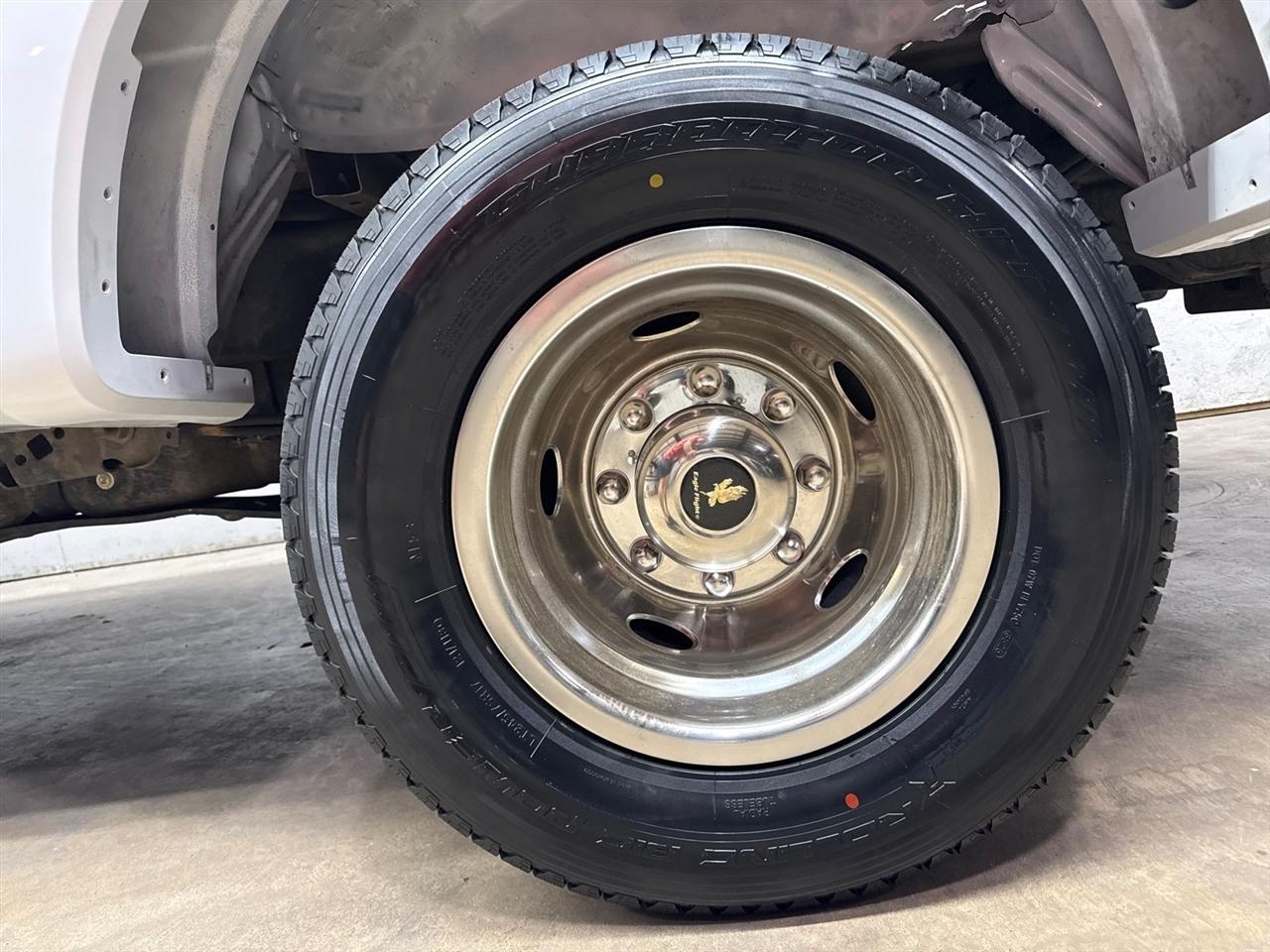 Ford F-350 SD XLT Crew Cab Long Bed DRW 4WD 2024