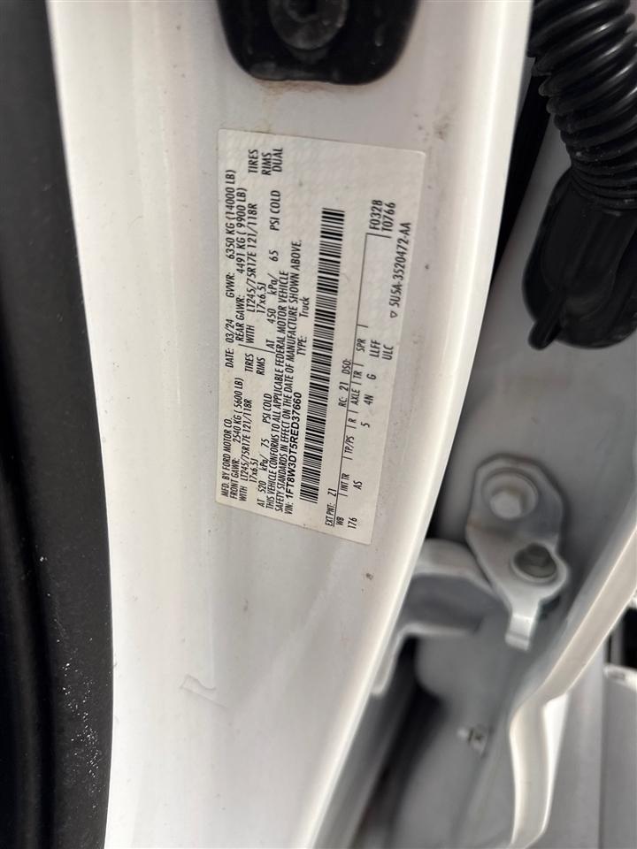 Ford F-350 SD XLT Crew Cab Long Bed DRW 4WD 2024