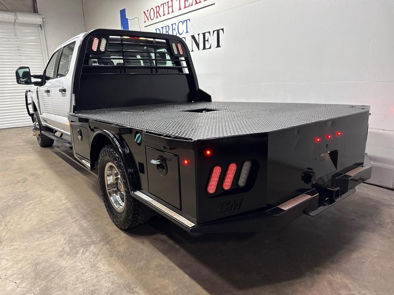 Ford F-350 SD XL Crew Cab Long Bed DRW 4WD 2023
