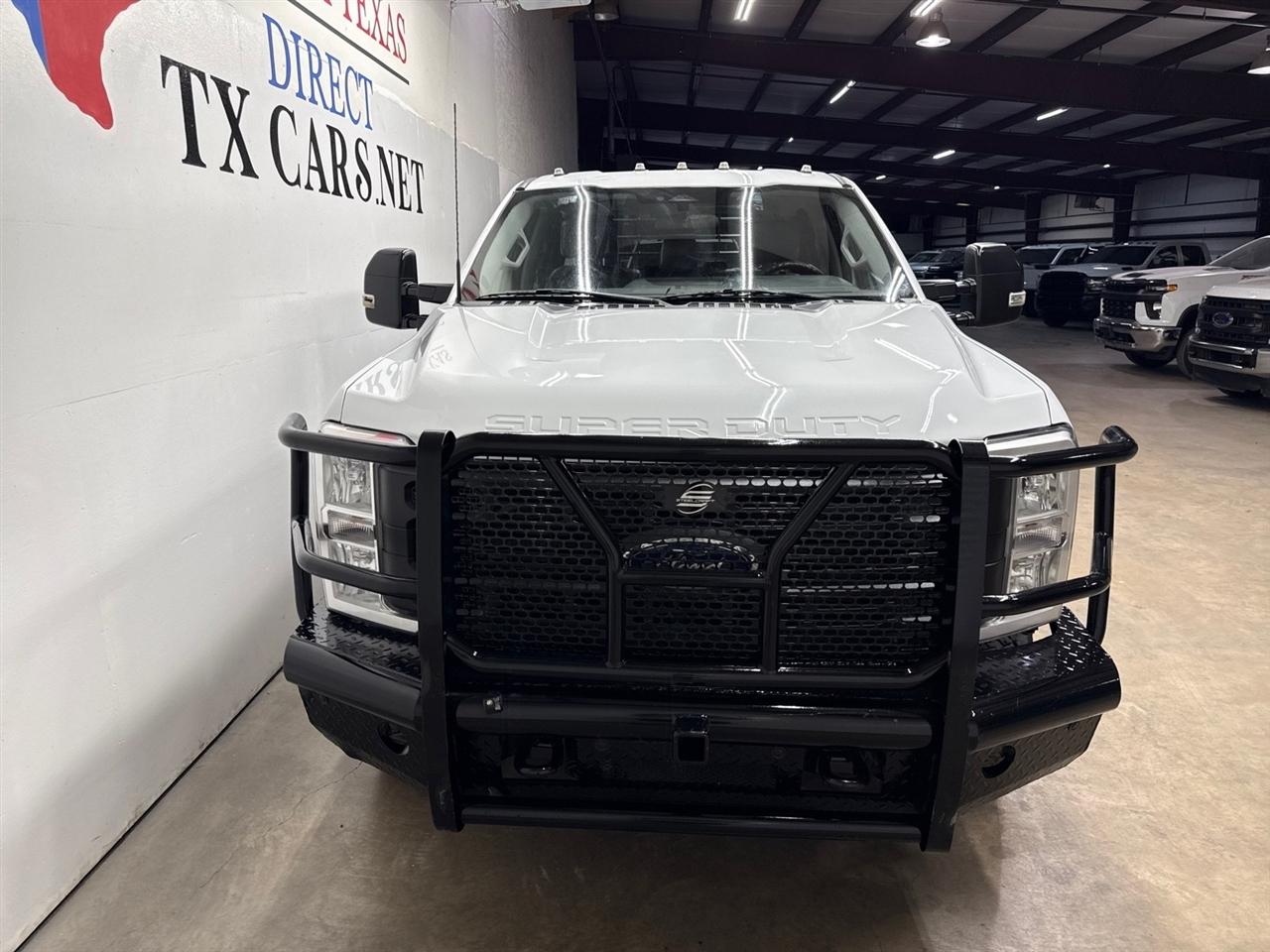 Ford F-350 SD XL Crew Cab Long Bed DRW 4WD 2023