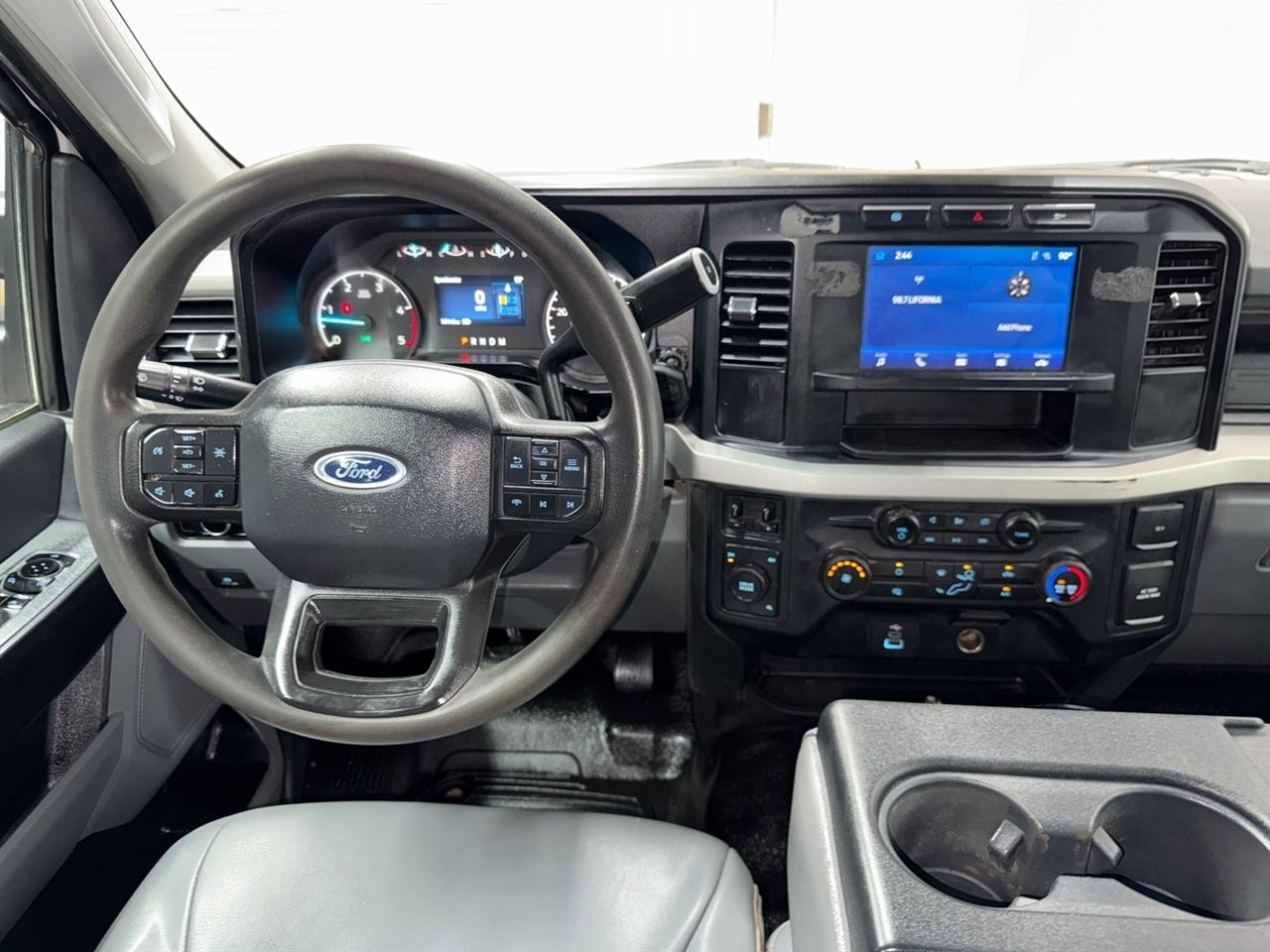 Ford F-350 SD XL Crew Cab Long Bed DRW 4WD 2023