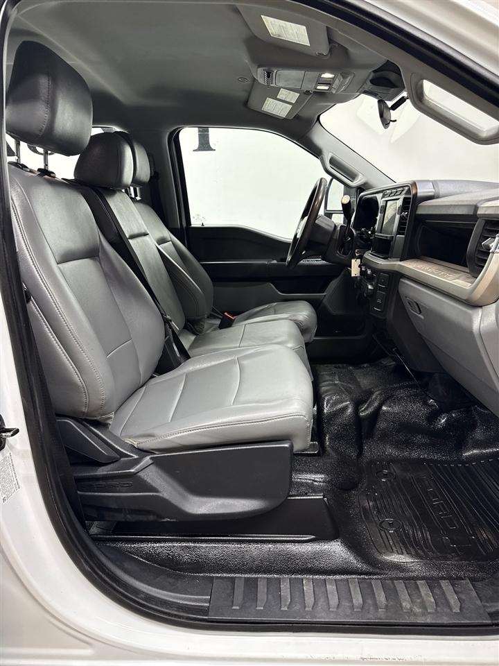 Ford F-350 SD XL Crew Cab Long Bed DRW 4WD 2023
