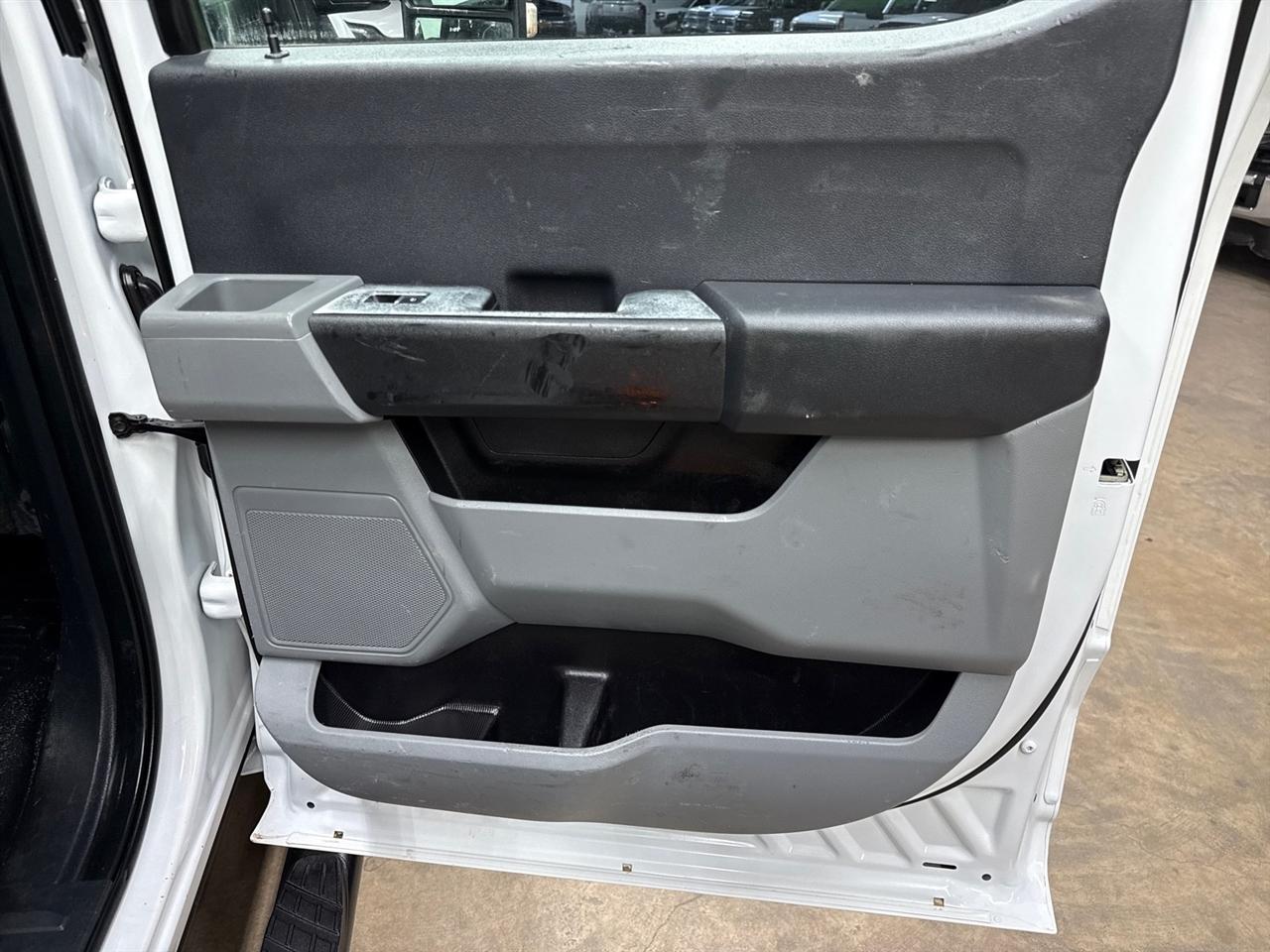Ford F-350 SD XL Crew Cab Long Bed DRW 4WD 2023