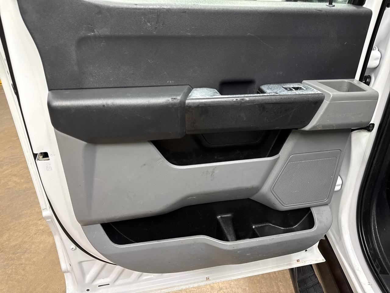 Ford F-350 SD XL Crew Cab Long Bed DRW 4WD 2023