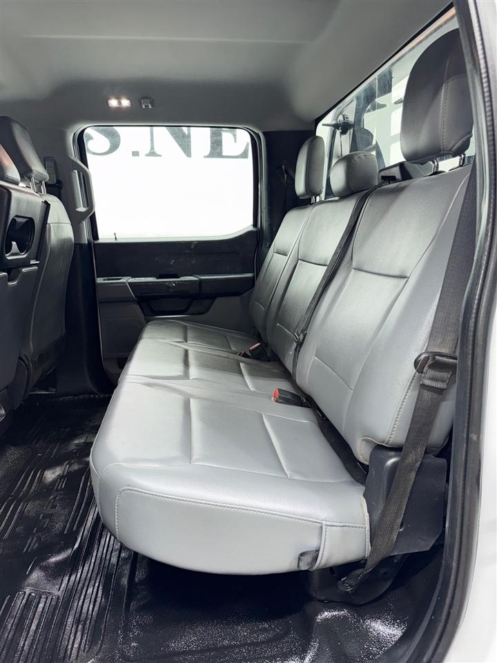 Ford F-350 SD XL Crew Cab Long Bed DRW 4WD 2023