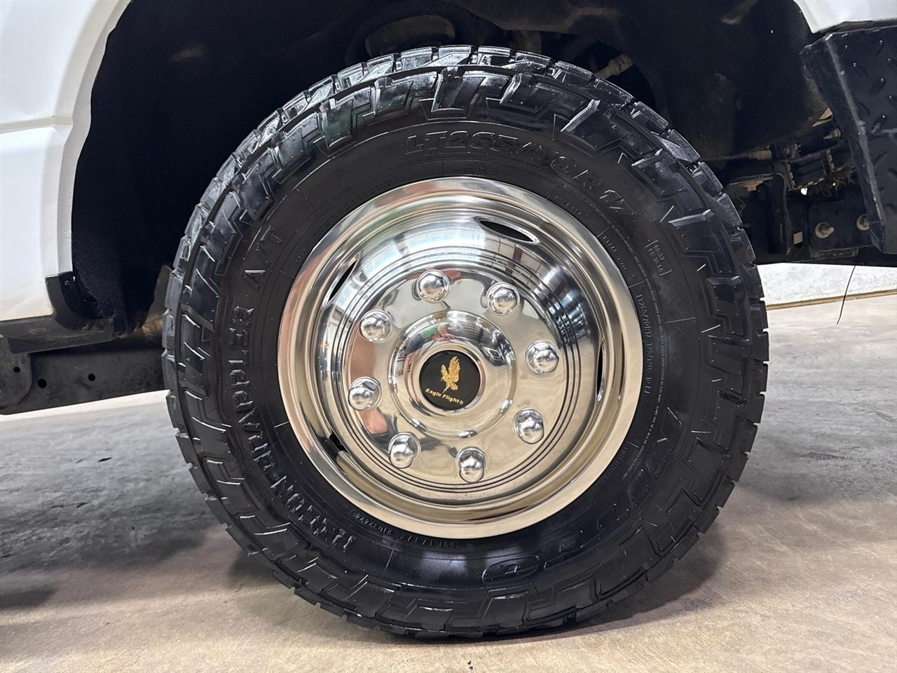 Ford F-350 SD XL Crew Cab Long Bed DRW 4WD 2023