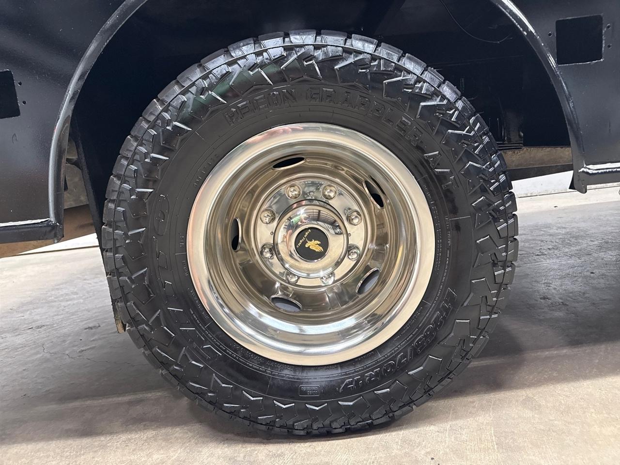 Ford F-350 SD XL Crew Cab Long Bed DRW 4WD 2023