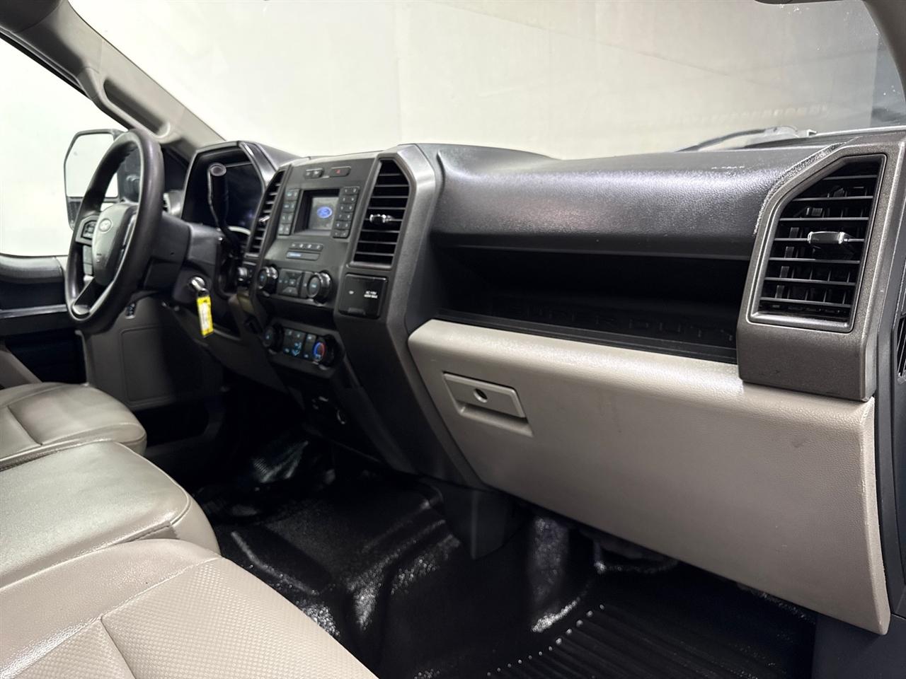Ford F-550 Crew Cab DRW 4WD 2022