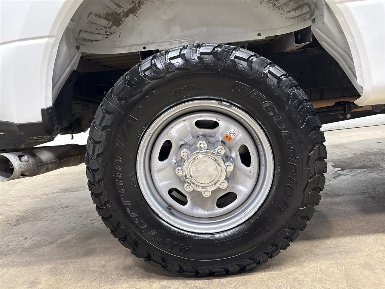Ford F-250 SD XL Crew Cab Long Bed 4WD 2022