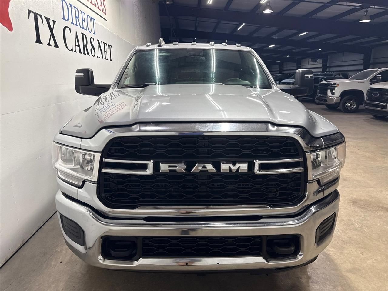 RAM 3500 Tradesman Crew Cab 4WD DRW 2024