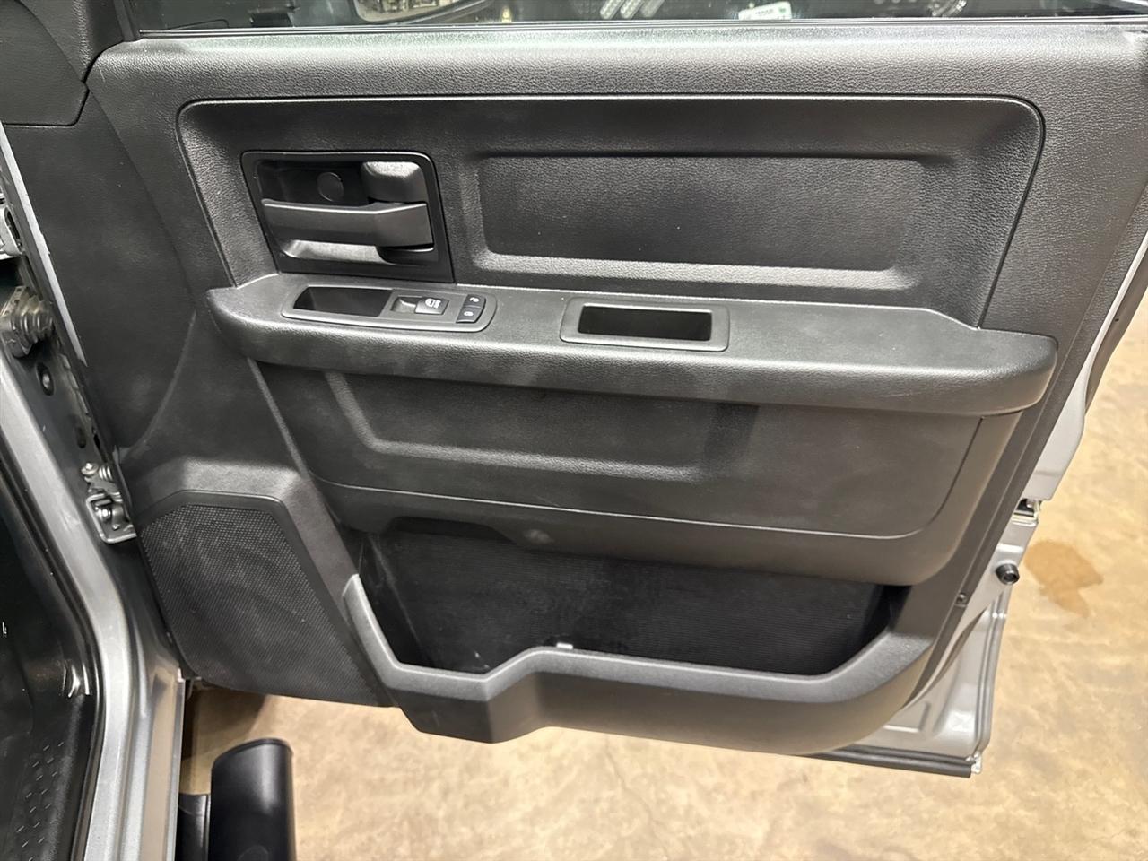 RAM 3500 Tradesman Crew Cab 4WD DRW 2024