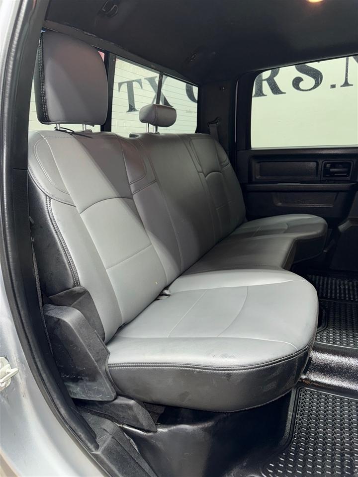 RAM 3500 Tradesman Crew Cab 4WD DRW 2024