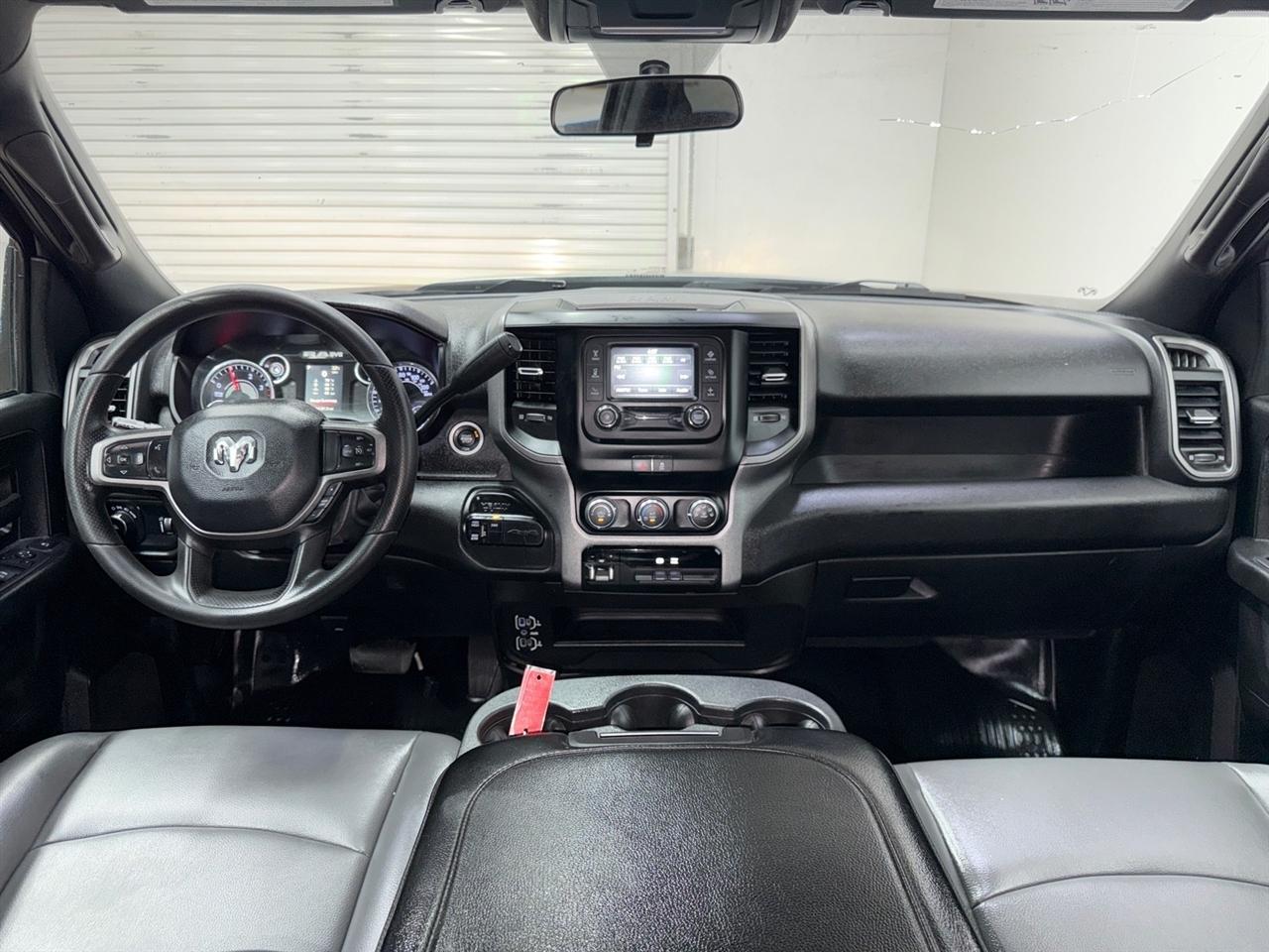 RAM 3500 Tradesman Crew Cab 4WD DRW 2024