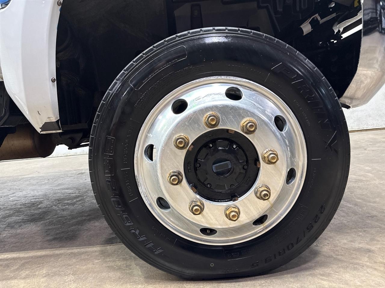 Chevrolet Silverado Medium Duty  2021