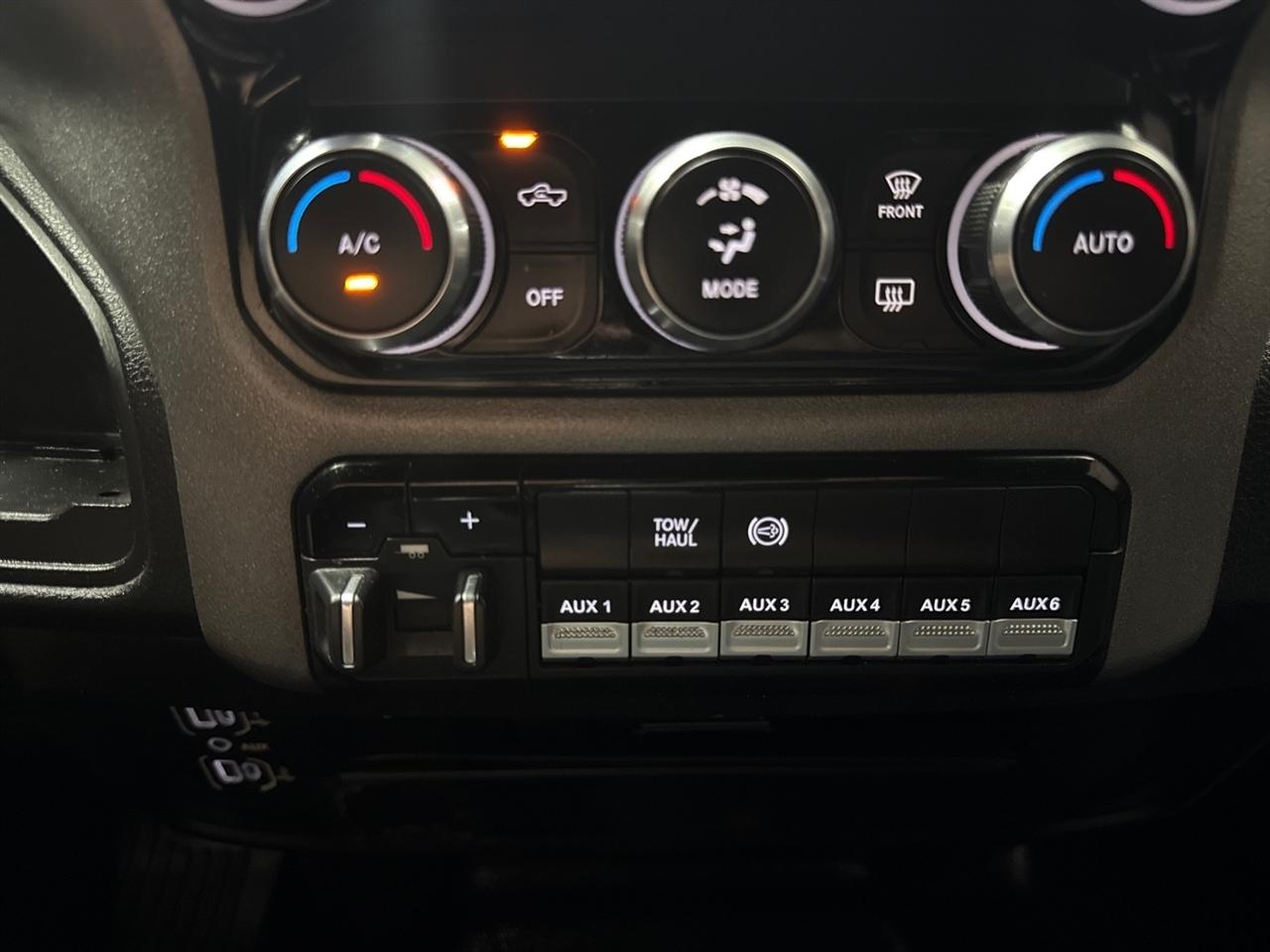 RAM 2500 Tradesman Crew Cab LWB 4WD 2023