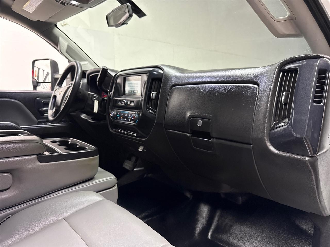 Chevrolet Silverado Medium Duty  2021